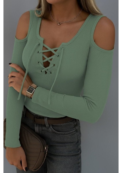 Kadın Omuzlardan Açık Uzun Kollu Bağcıklı Kaşkorse Bluz