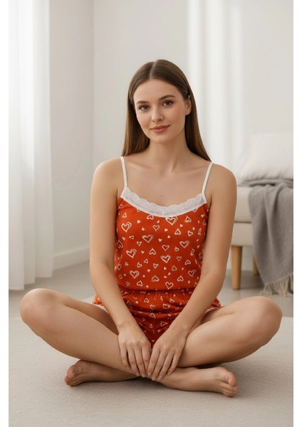- Kadın Turuncu Kalp Desenli Askılı Şortlu Dantelli Pijama Takımı