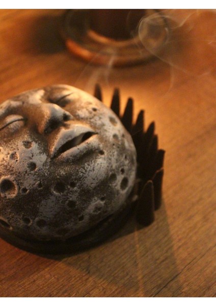 Ay Yüzü Taş Konik Tütsülük ve 10 Adet Palo Santo Konik Tütsü indirimleri