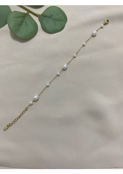 Xuping Xp Gold Altın Kaplama Kadın Incli Bileklik Suya Dayanıklı Kararma Yapmaz Günlük ve Özel Gün Kullanımına Uygun Hediyelik Zarif Tasarım 17 cm 19 cm Ayarlanabilir Bileklik