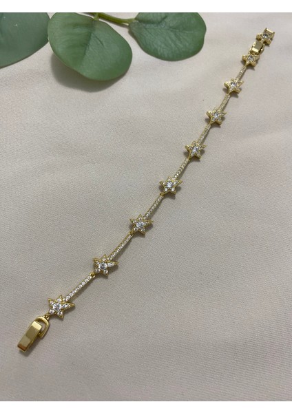 Xuping Xp Gold Altın Kaplama Kadın 14K Taşlı Yıldız Bileklik Suya Dayanıklı Kararma Yapmaz Günlük ve Özel Gün Kullanımına Uygun Hediyelik Zarif Tasarım 17 cm 19 cm Ayarlanabilir Bileklik