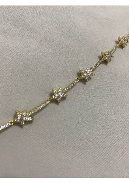 Xuping Xp Gold Altın Kaplama Kadın 14K Taşlı Yıldız Bileklik Suya Dayanıklı Kararma Yapmaz Günlük ve Özel Gün Kullanımına Uygun Hediyelik Zarif Tasarım 17 cm 19 cm Ayarlanabilir Bileklik fiyatları