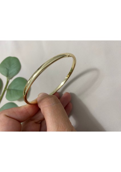 Xuping Xp Gold Altın Kaplama Kadın 14K Kelepçe Suya Dayanıklı Kararma Yapmaz Günlük ve Özel Gün Kullanımına Uygun Hediyelik Zarif Tasarım 18CM