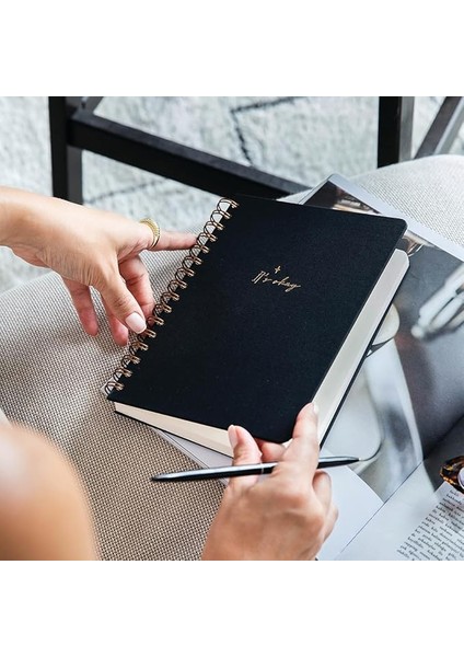 A5 Spiralli Sert Kapak Keten Noktalı Tarihsiz Not Defteri Siyah