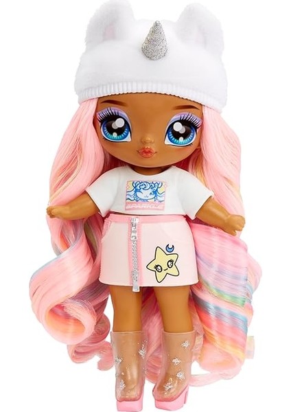 Na! Na! Surprise 3'ü 1 Arada Sırt Çantası Yatak Odası Unicorn Oyun Seti Whitney Sparkles Moda Bebek, Bulanık Beyaz Tek Boynuzlu At Sırt Çantası, Yastık ve Battaniyeli Dolap, Çocuklar Hediye, Yaş 4 modelleri