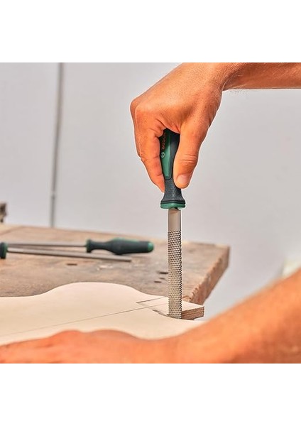 3 Parçalı Törpü Seti (Sağlam Ahşap Törpü Seti, Düz, Yarı Yuvarlak ve Yuvarlak Rende Dahil; Sert Karbon Çelik; Şaft Uzunluğu 200 Mm; Orta Kesim 2; Yumuşak Saplı Ergonomik Sap) modelleri