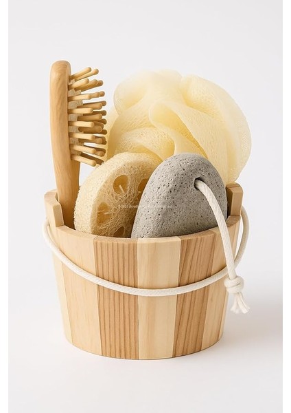 Rustik Ahşap Kovada Banyo Seti, Yumuşak Köpüren Lif, Doğal Kabak Lifi, Ponza Taşı ve Ahşap Masaj Tarağı, Cilt Bakımı ve Duş Keyfi Için Spa Bakım Seti