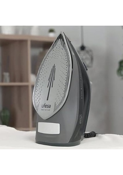 Steam Tech 2400 2400 W Buharlı Ütü, Maksimum 120 G ve 0-30 G/dk. Sürekli Buhar Püskürtme, Seramik Taban, Kireç Önleyici Ikili Sistem, Damlama Önleyici, Siyah, Amazon’a Özel fırsatları
