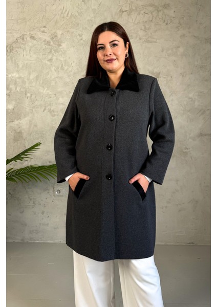 Kadın Yakası Kürklü Uzun Triko Hırka