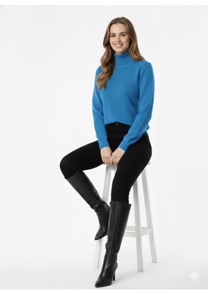 Kadın Ponpon Desenli Yarım Balıkçı Triko Kazak 5200 indirimleri