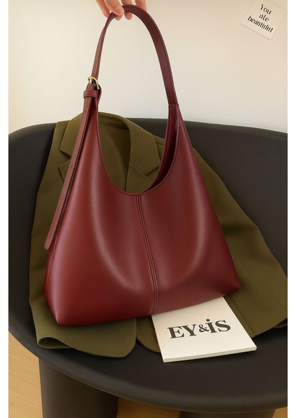 Büyük Hacimli Omuz Çantası Yumaşak Deri