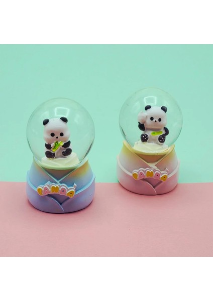 Panda Tasarımlı Işıklı Küçük Boy Kar Küresi