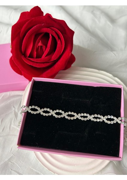 Zirkon Taşlı Bileklik Gümüş Renk Şık Kadın Bileklik Sevgiliye Hediye Kutuluu fiyatları