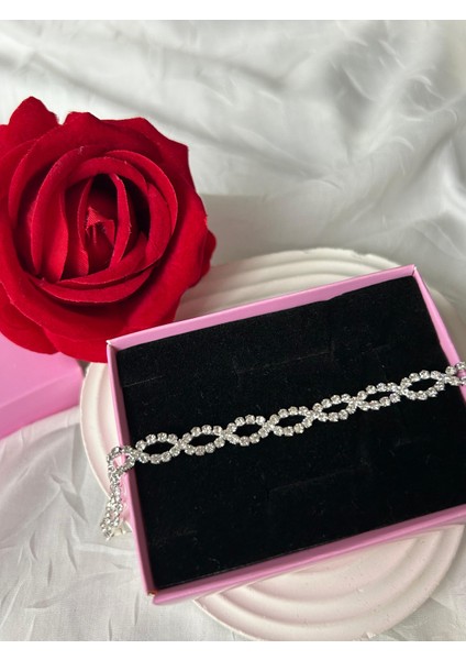 Zirkon Taşlı Bileklik Gümüş Renk Şık Kadın Bileklik Sevgiliye Hediye Kutuluu fırsatları