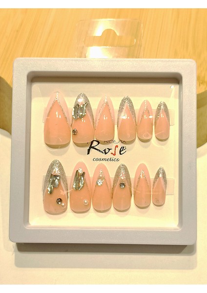 Lüks Tasarım Taşlı Yapay Tırnak fiyatları
