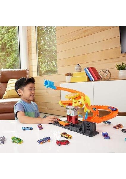 Wheels Pizza Dükkanında Kobra Macerası Oyun Seti Hot Wheels Pizza Dükkanında Kobra Macerası Oyun Seti ve 1:64 Ölçekli Oyuncak Araba HTN81 fiyatları