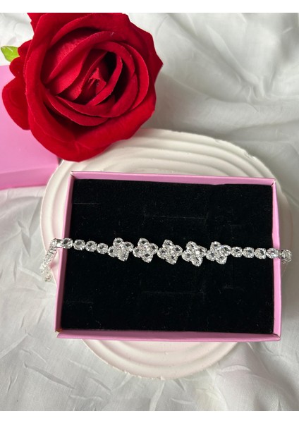 Zirkon Taşlı Bileklik Gümüş Renk Şık Kadın Bileklik Sevgiliye Hediye Kutuluu