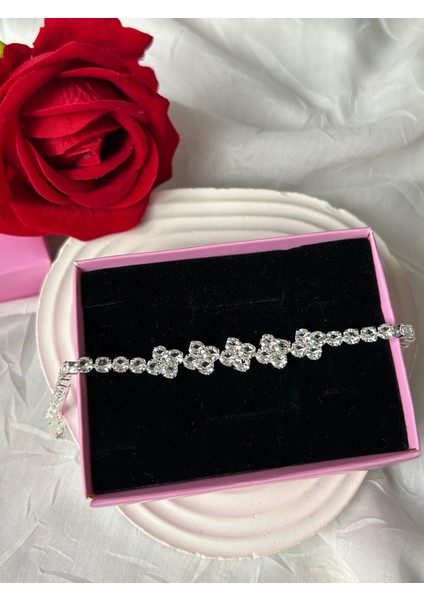 Zirkon Taşlı Bileklik Gümüş Renk Şık Kadın Bileklik Sevgiliye Hediye Kutuluu fırsatları