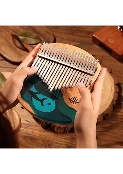 Uru Kalimba Piyano 21 Tuşları Kayın Ağacı Başparmak Parmak Piyano Taşınabilir Enstrüman Mavi Okyanus Balina Desen Çocuklar Için Yetişkinler Yeni Başlayanlar Için Tuning Çekiç ile Songbook indirimleri