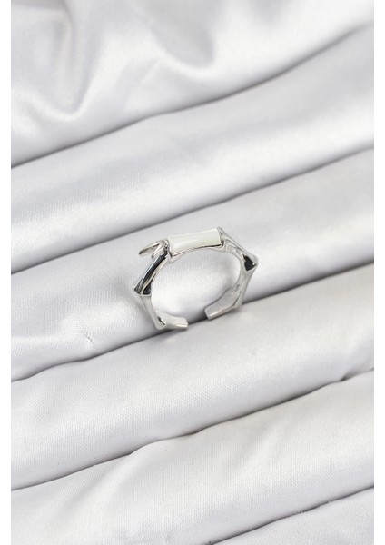 Pirinç Gümüş Renk Kemik Model Kadın Yüzük