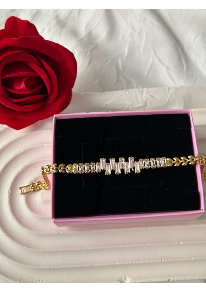 Zirkon Taşlı Bileklik Altın Renk Başak Model Çelik Şık Kadın Bileklik Sevgiliye Hediye Kutuluu fırsatları