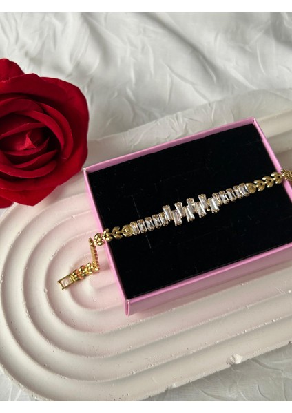 Zirkon Taşlı Bileklik Altın Renk Başak Model Çelik Şık Kadın Bileklik Sevgiliye Hediye Kutuluu indirimleri