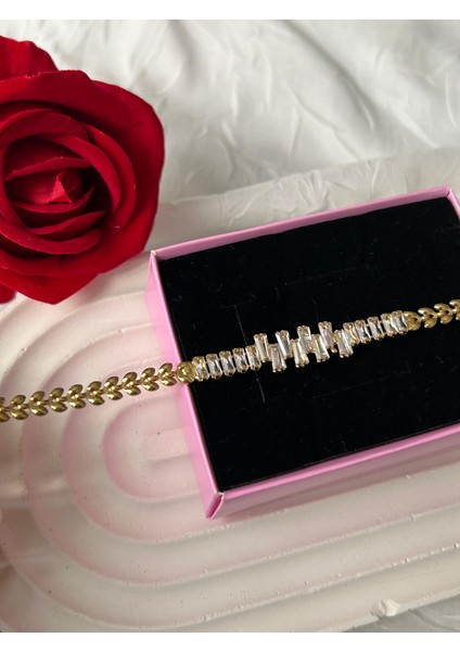 Zirkon Taşlı Bileklik Altın Renk Başak Model Çelik Şık Kadın Bileklik Sevgiliye Hediye Kutuluu