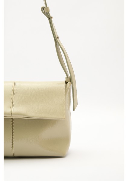 Kapaklı Deri Çanta Yeşil indirimleri