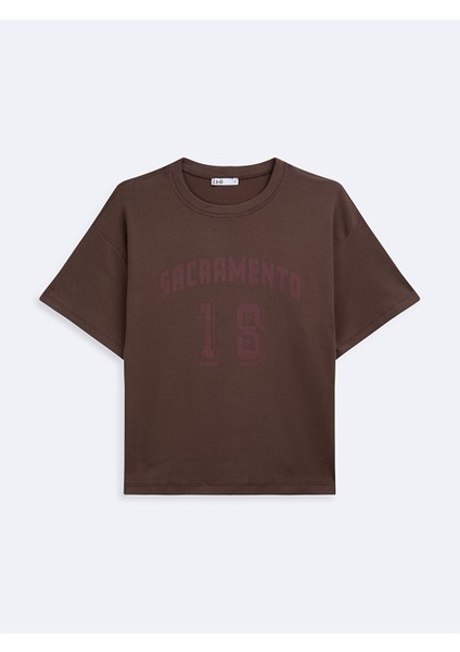 Kısa Kollu Bisiklet Yaka Slogan Baskılı Kahve Rengi T-Shırt fiyatları