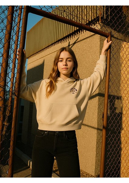 Uzun Kollu Kapüşonlu Baskılı Bej Sweatshırt