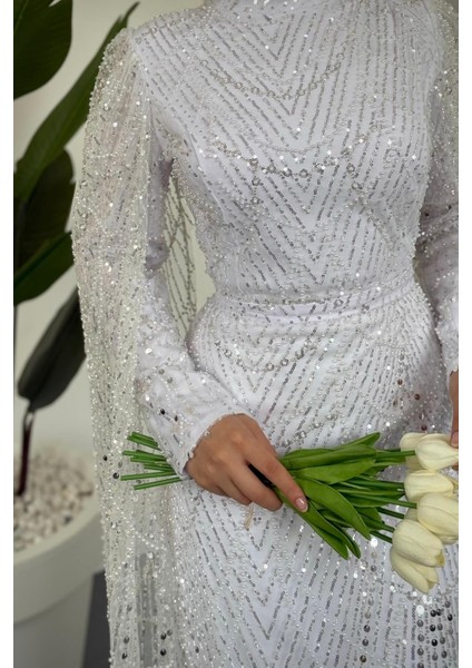 Eloria Pelerinli Boncuk Işlemeli Abiye Beyaz fırsatları