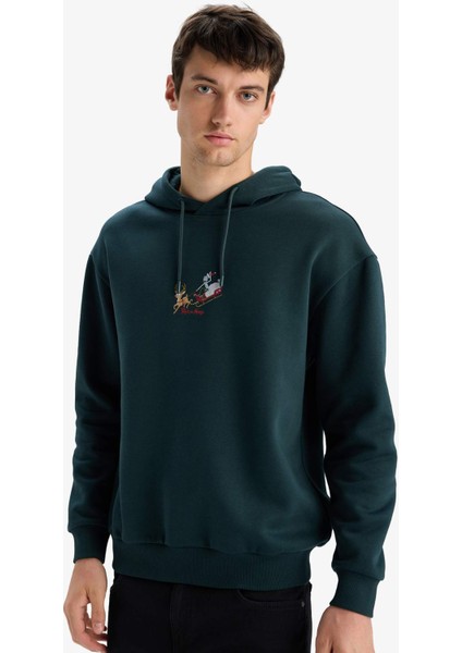 Rick and Morty Boxy Fit Kapüşonlu Sırt Baskılı Sweatshirt F2247AX25WN indirimleri