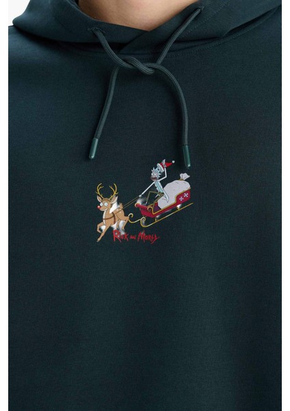 Rick and Morty Boxy Fit Kapüşonlu Sırt Baskılı Sweatshirt F2247AX25WN