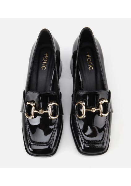 01AYH314750A100 KADIN Rugan Siyah Tokalı Kare Uçlu Topuklu Klasik Loafer