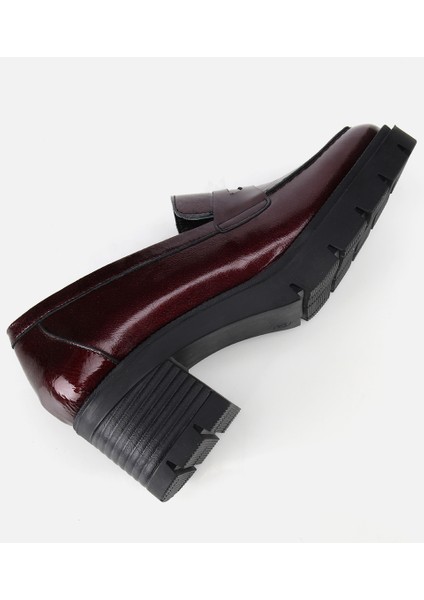 01AYH314470A780 KADIN Rugan Deri Bordo Topuklu Klasik Loafer