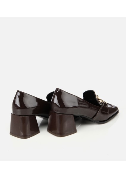 01AYH314750A480 KADIN Rugan Kahverengi Tokalı Kare Uçlu Topuklu Klasik Loafer fırsatları