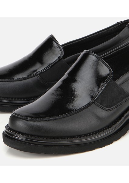 01AYH314450A100 KADIN Deri Siyah Lastik Detaylı Dolgu Topuklu Günlük Loafer modelleri