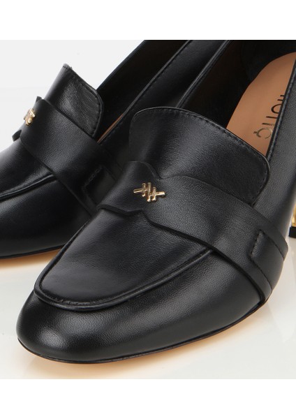 01AYH316610A100 KADIN Deri Siyah Yumuşak Dokulu Gold Detaylı Topuklu Stiletto modelleri