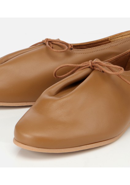 01AYH315430A340 KADIN Deri Açık Kahverengi Yumuşak Bağcıklı Babet modelleri