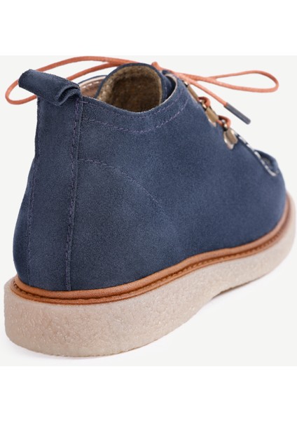 Retro Görünümlü Bağcıklı Bot