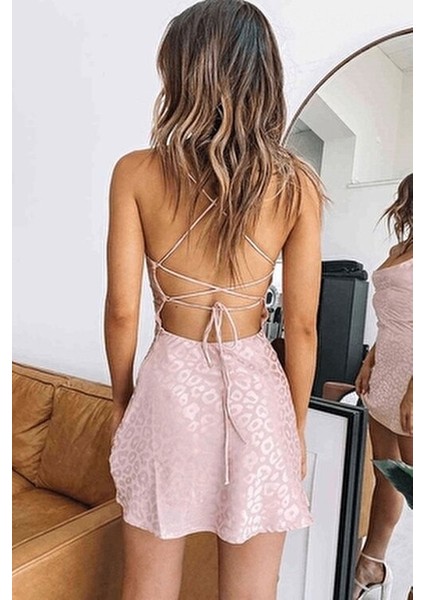 Sırt Dekolteli Saten Gecelik