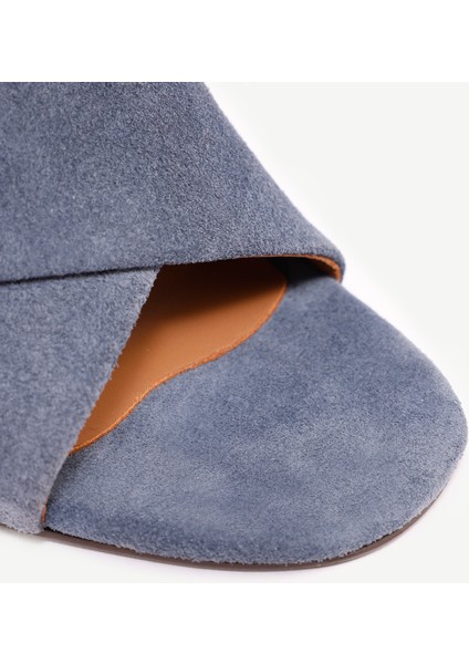 Yumuşak Tabanlı Çapraz Deri Topuklu Terlik