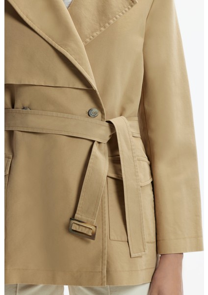 Kelebek Yaka Rüzgarlıklı Kısa Pardösü