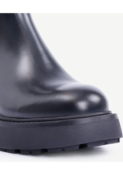 Lastikli Ve Tokalı Deri Bot