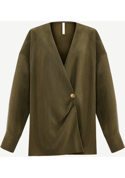 Geniş Gömlek Yaka Uzun Kol Gömlek