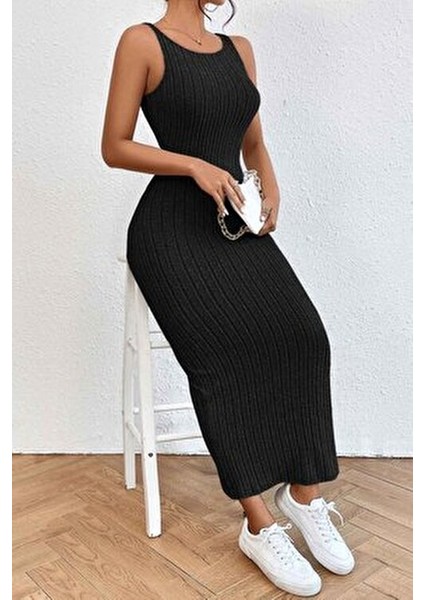 Siyah Tank Elbise Sırt Dekolteli Diz Altı Vücuda Oturan Günlük Stil