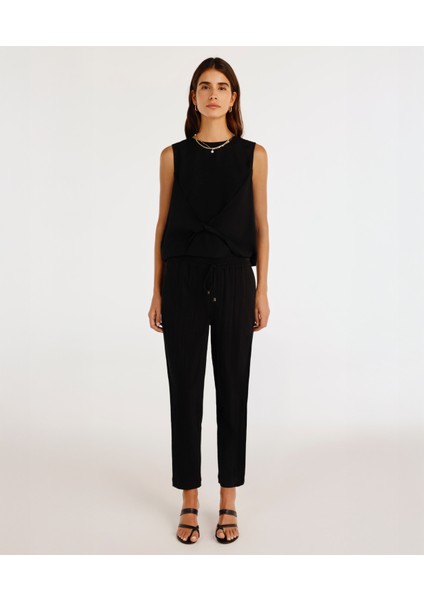 Beli Bağlama Detaylı Pantolon