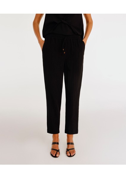 Beli Bağlama Detaylı Pantolon