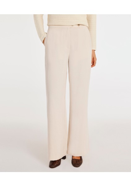 Kruvaze Kapamalı Düz Kesim Pantolon