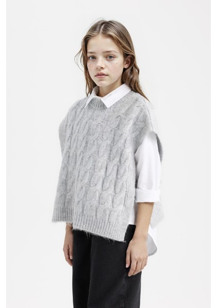 Kız Çocuk Bisiklet Yaka Saç Örgüsü Desenli Triko Süveter C9659A824WN fırsatları